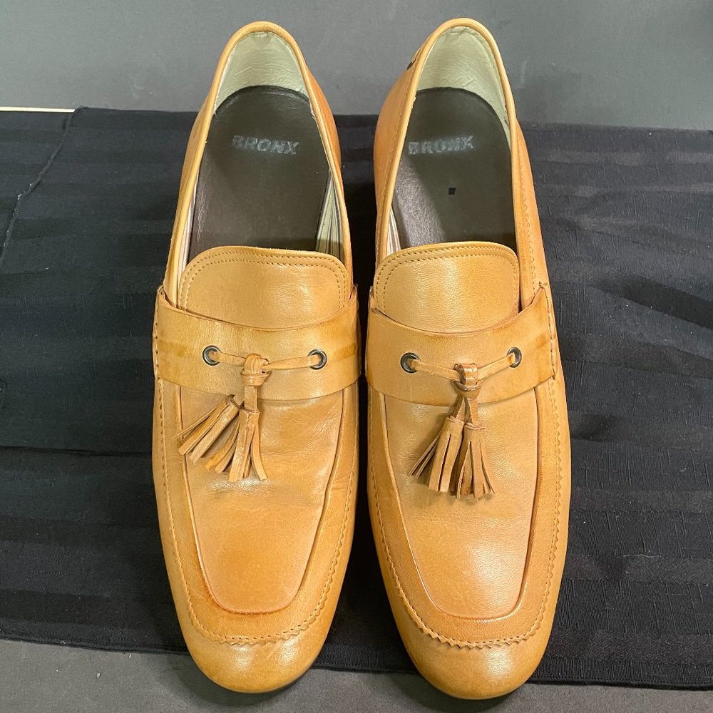 Bronx Tan Leather Almond Toe Tasseled Loafer Shoes Size 11 EUC